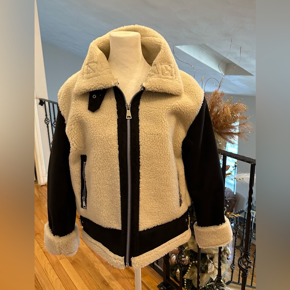 Love Tree faux fur and faux suede jacket new with tags size medium.